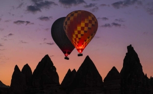 Najlepsze atrakcje „turystyki nocnej” Turcji – od zwiedzania muzeów po nurkowanie