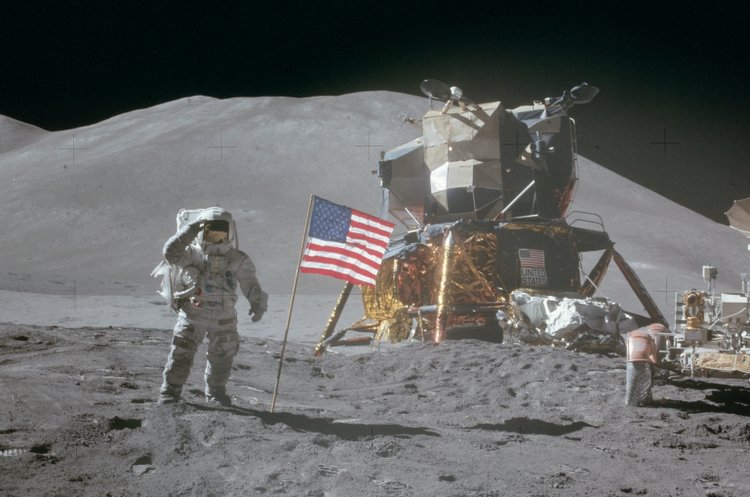 National Geographic, Kosmiczne wtorki, Apollo