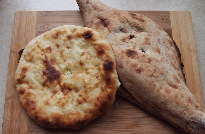 kuchnia gruzińska, chaczapuri, chinkali, lobio, czurchele